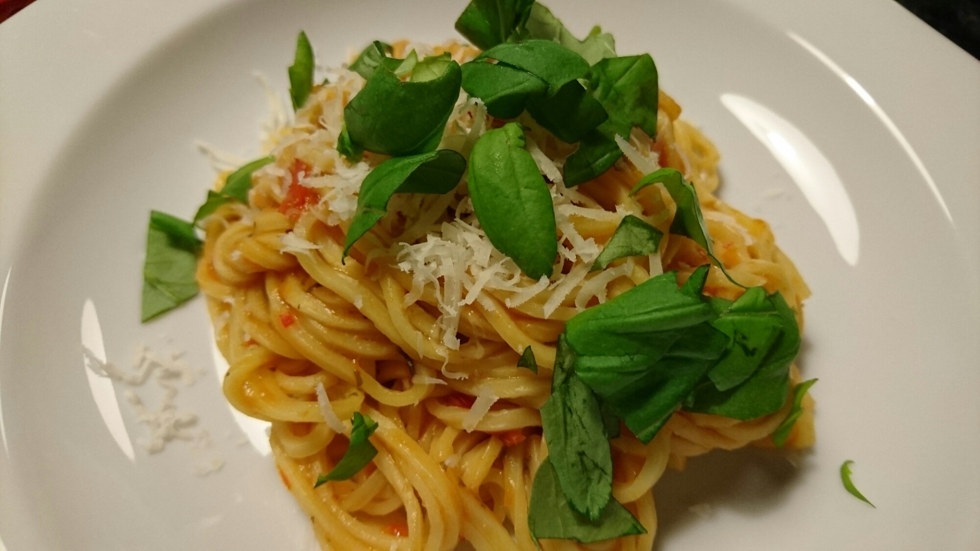 Du visar för närvarande Snabb pasta med hemgjord tomatsås