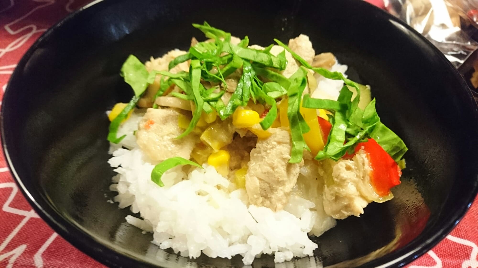 Läs mer om artikeln Kycklinggryta med grön curry