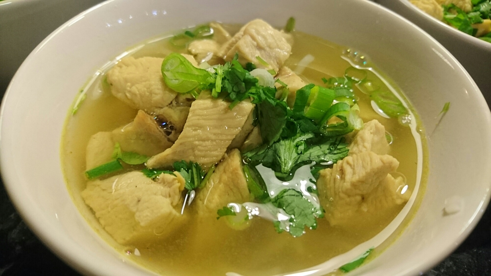 Läs mer om artikeln Pho ga – vietnamesisk soppa