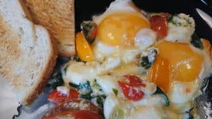 Läs mer om artikeln Frukostpanna med ägg