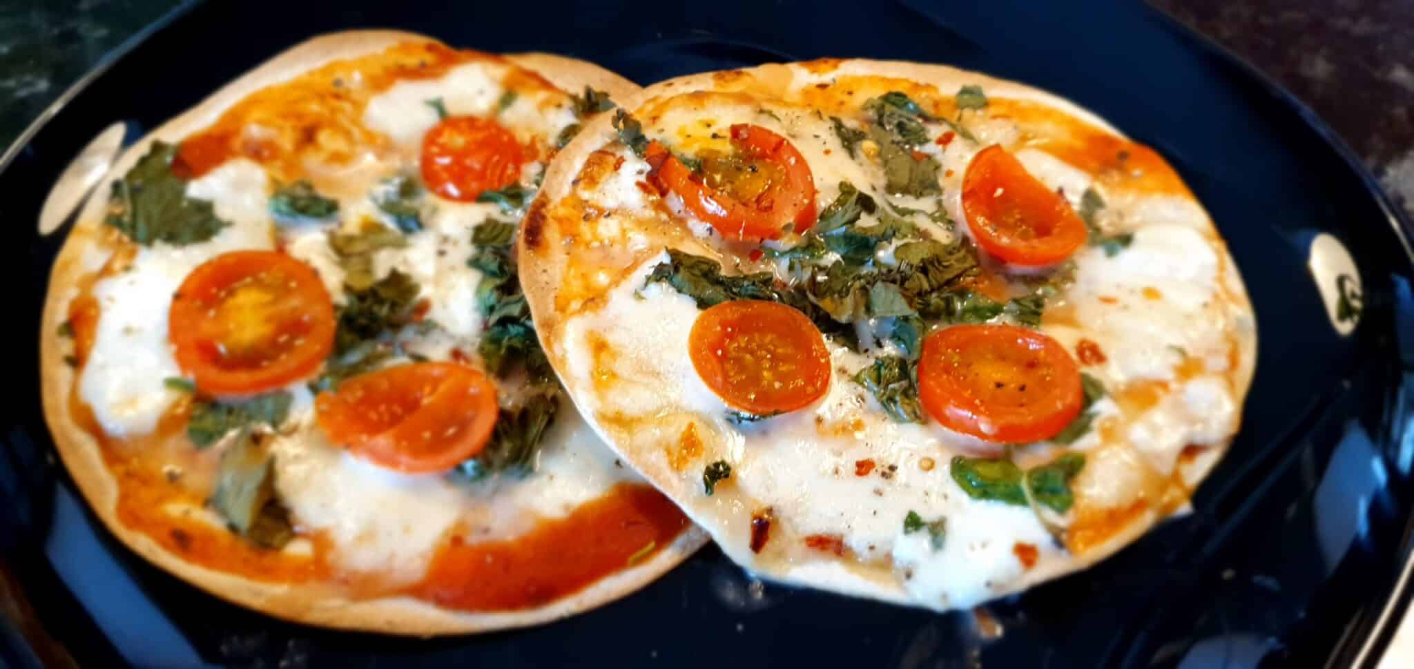Läs mer om artikeln Tortillapizza med mozzarella