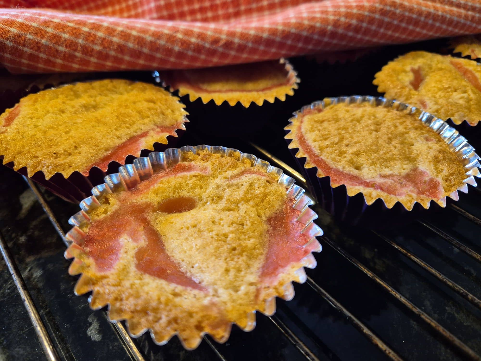 Du visar för närvarande Muffins med äppelmos