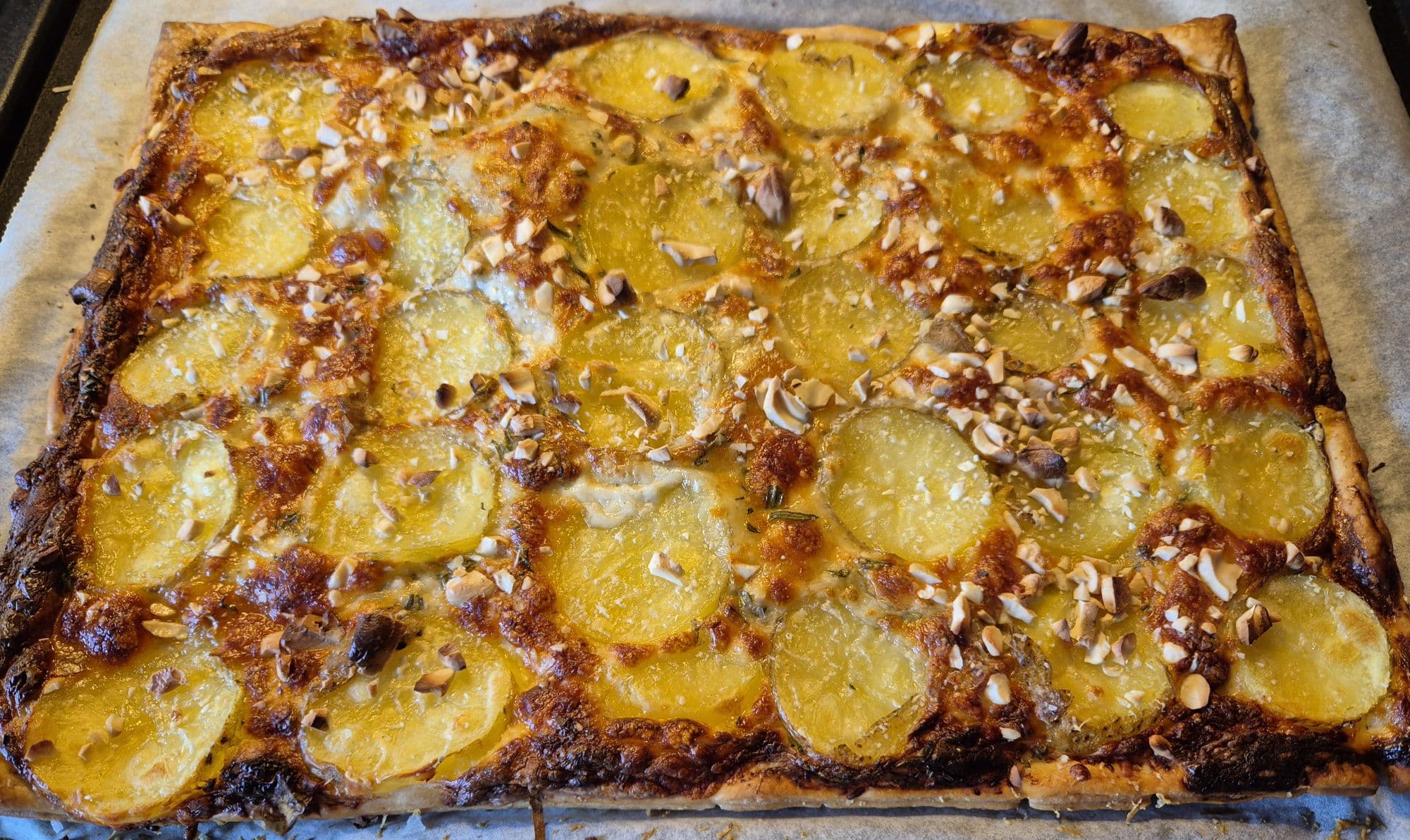 Du visar för närvarande Smördegstarte med potatis