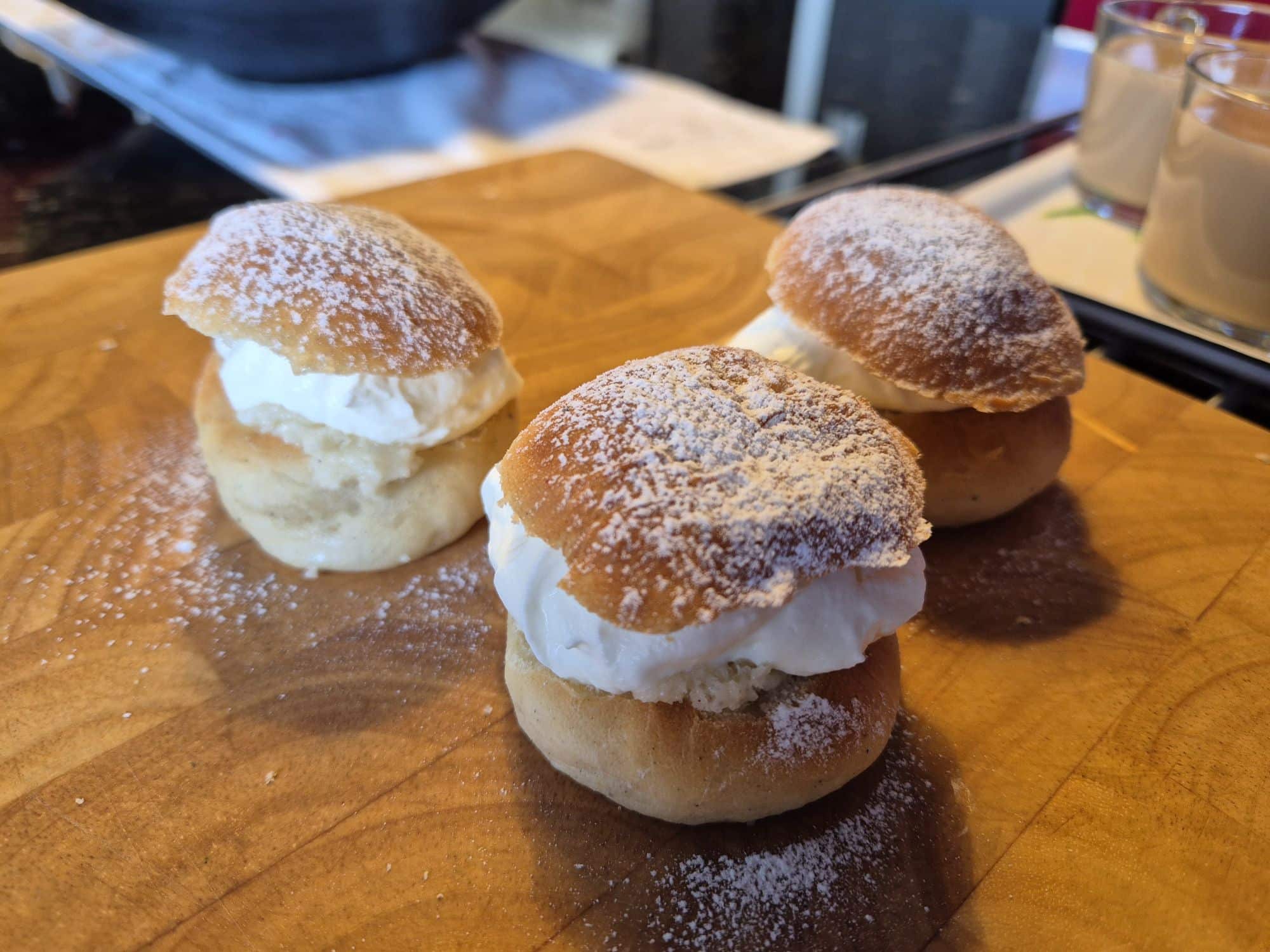 Du visar för närvarande Falsk mandelmassa