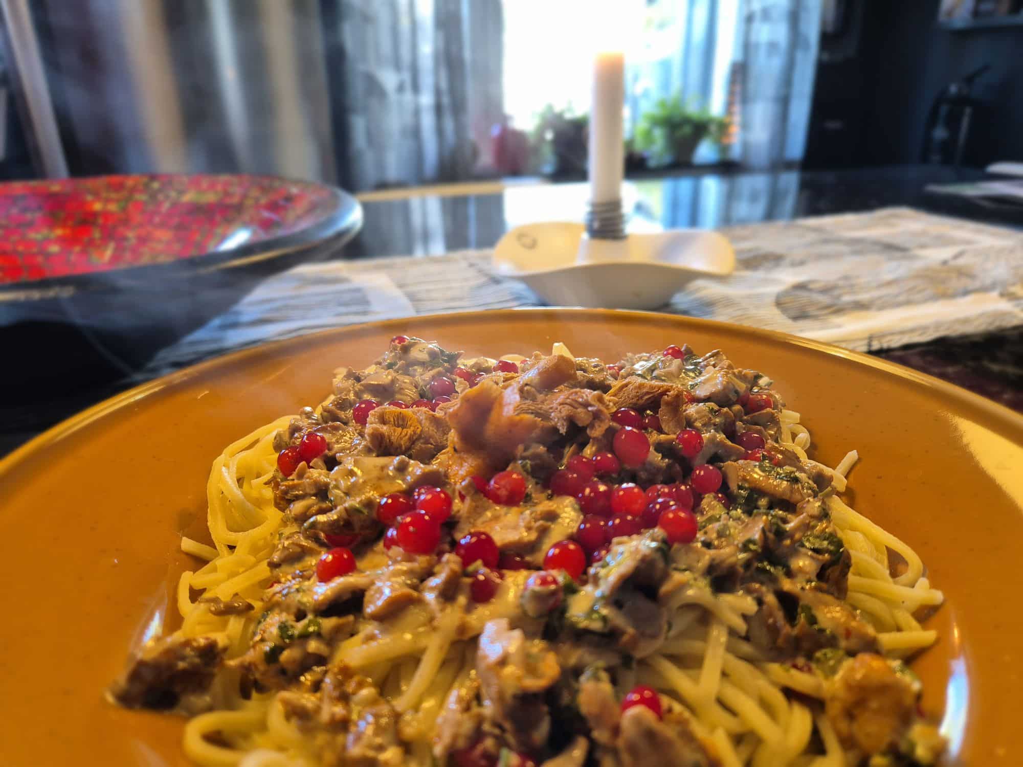 Läs mer om artikeln Kantarellpasta med lingon